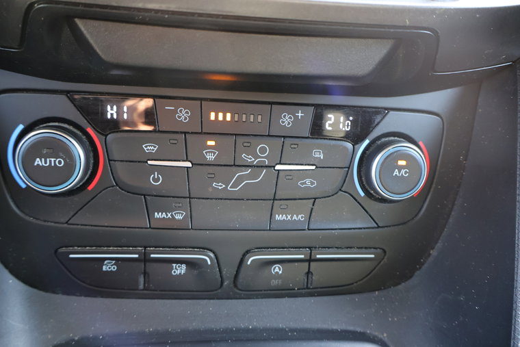 Vehicle Image 28