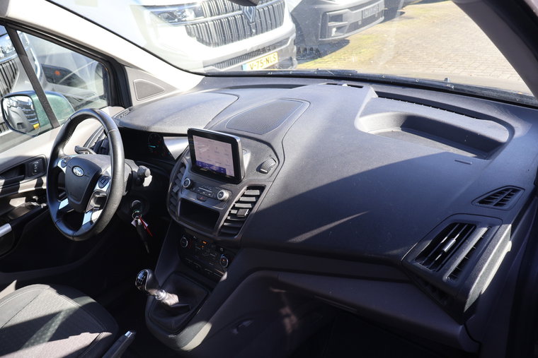 Vehicle Image 37