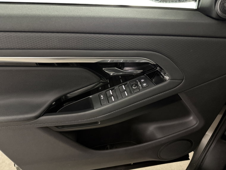 Vehicle Image 38