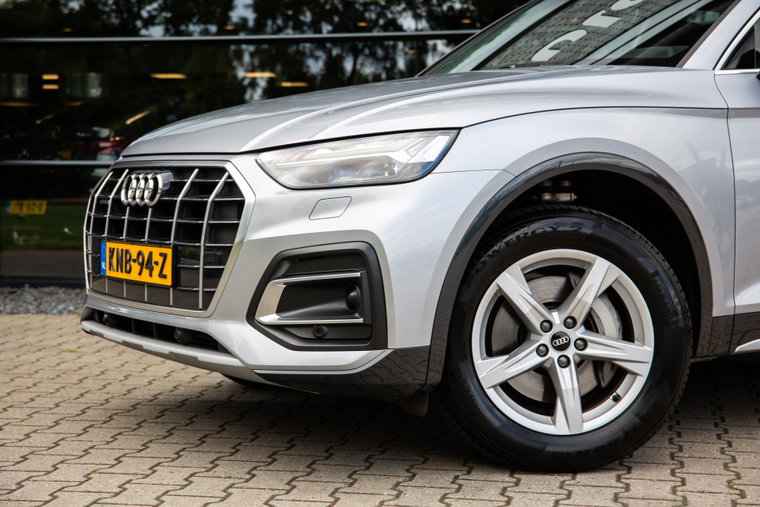 Vehicle Image 8