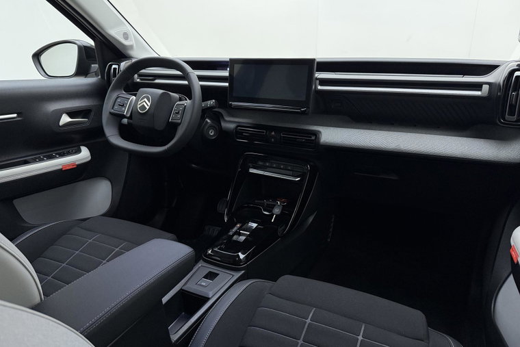 Vehicle Image 15