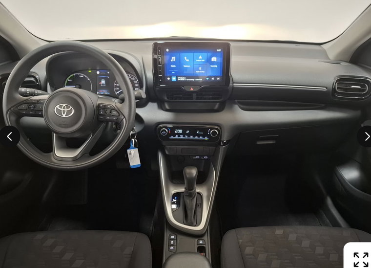 Vehicle Image 12