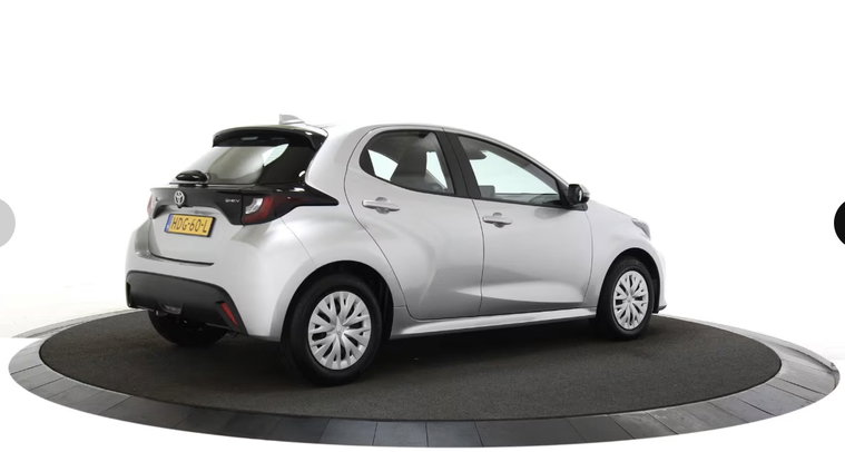 Vehicle Image 5