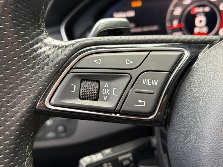 Vehicle Image 32