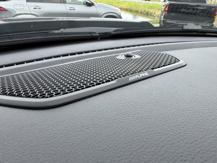 Vehicle Image 17