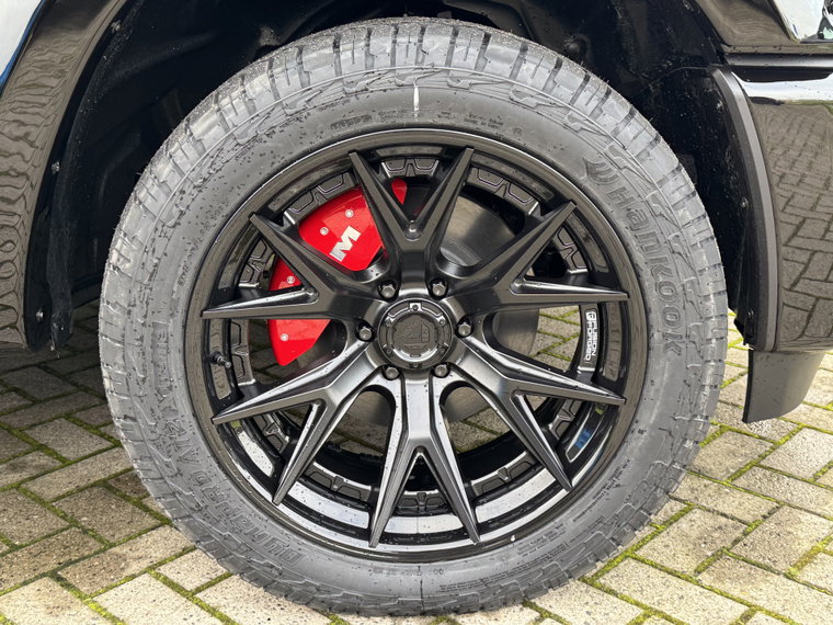 Vehicle Image 24