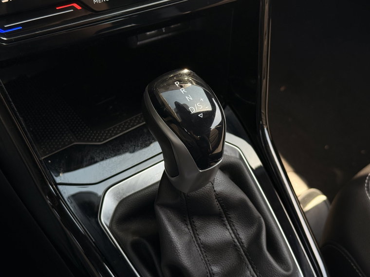 Vehicle Image 42