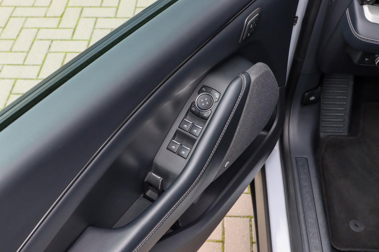 Vehicle Image 27