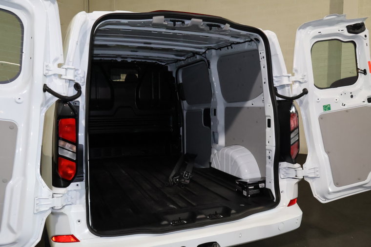 Vehicle Image 13