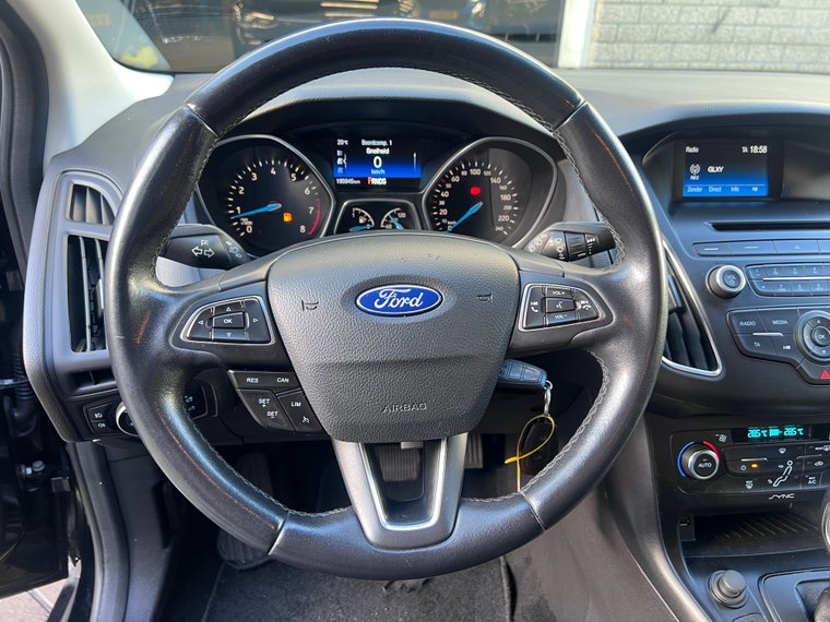 Vehicle Image 35