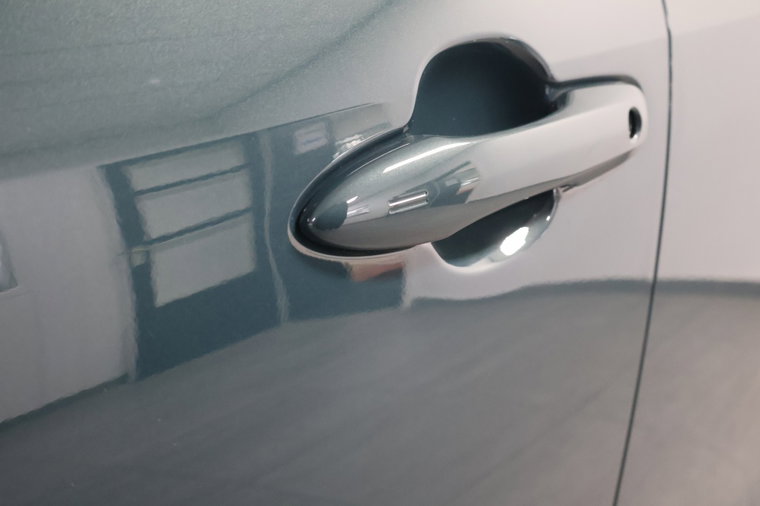 Vehicle Image 32