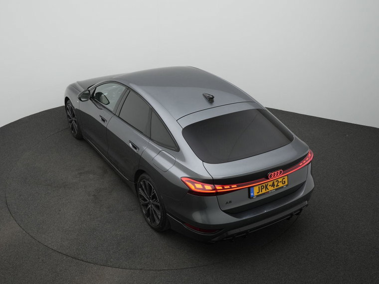 Vehicle Image 28