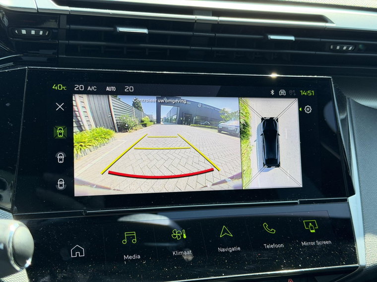 Vehicle Image 32