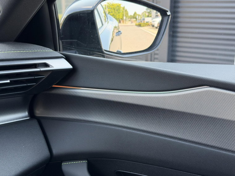 Vehicle Image 38