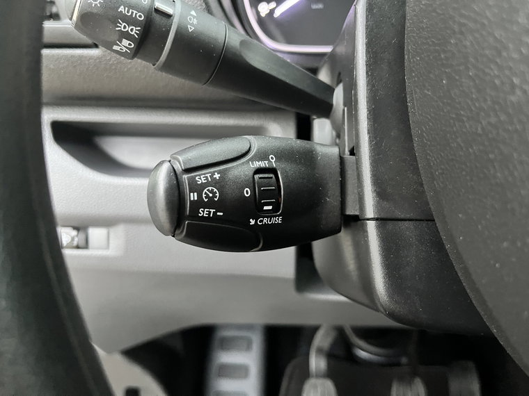 Vehicle Image 28