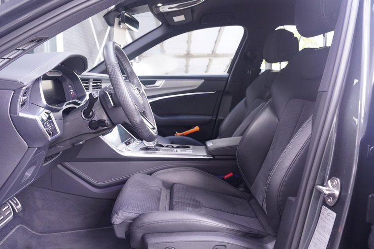Vehicle Image 15