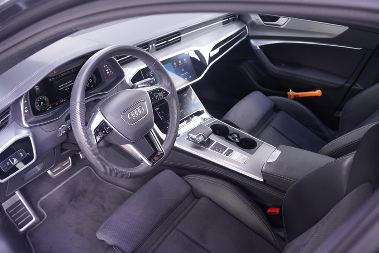 Vehicle Image 16