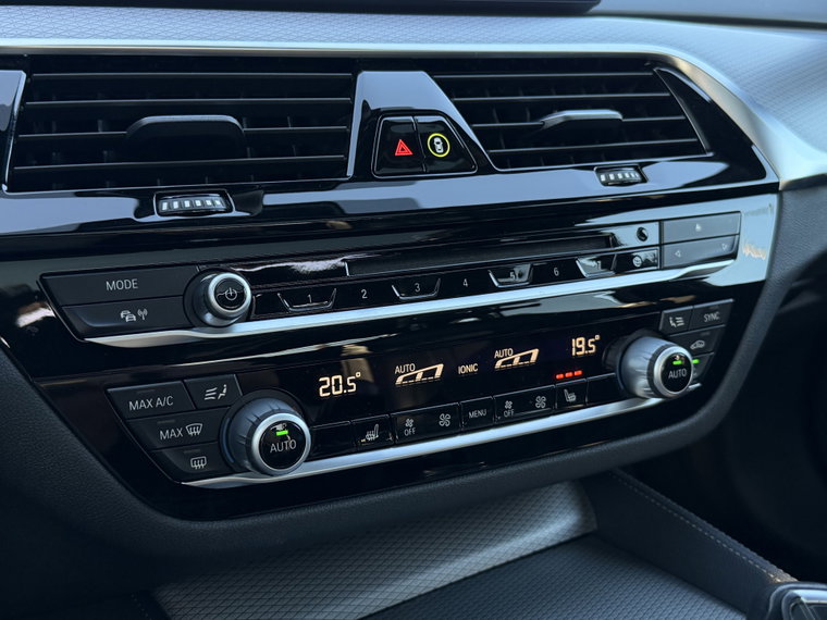 Vehicle Image 24