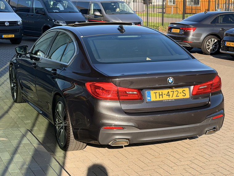 Vehicle Image 32