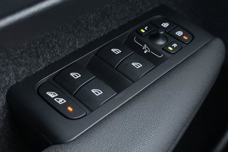 Vehicle Image 37