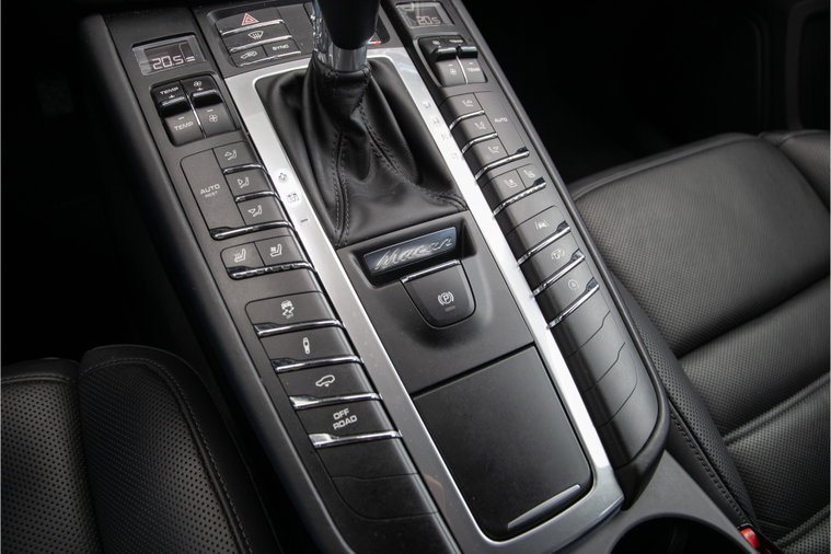Vehicle Image 23