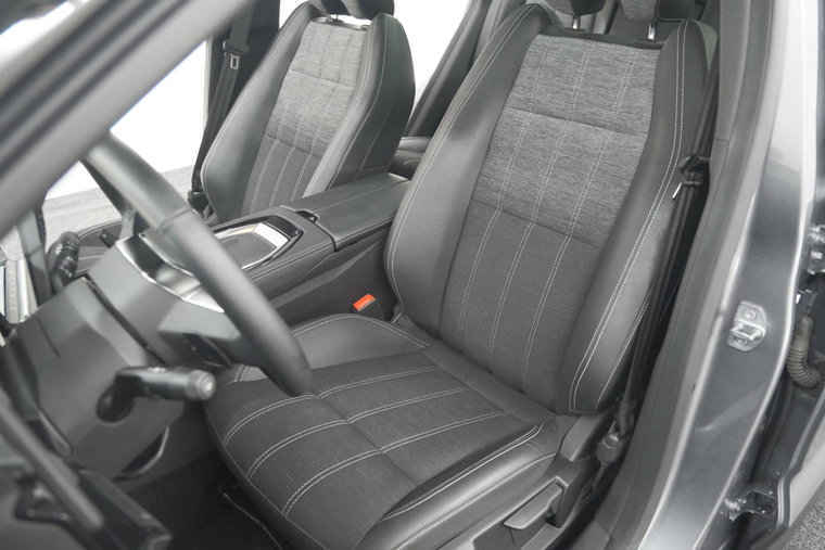 Vehicle Image 37