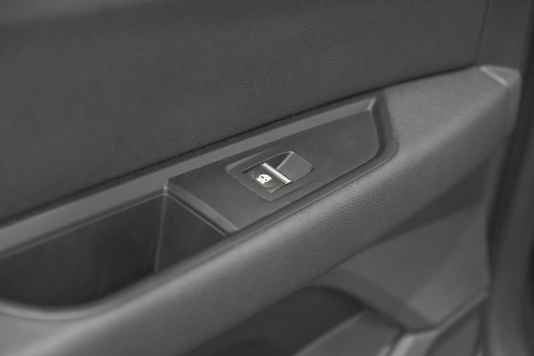 Vehicle Image 38