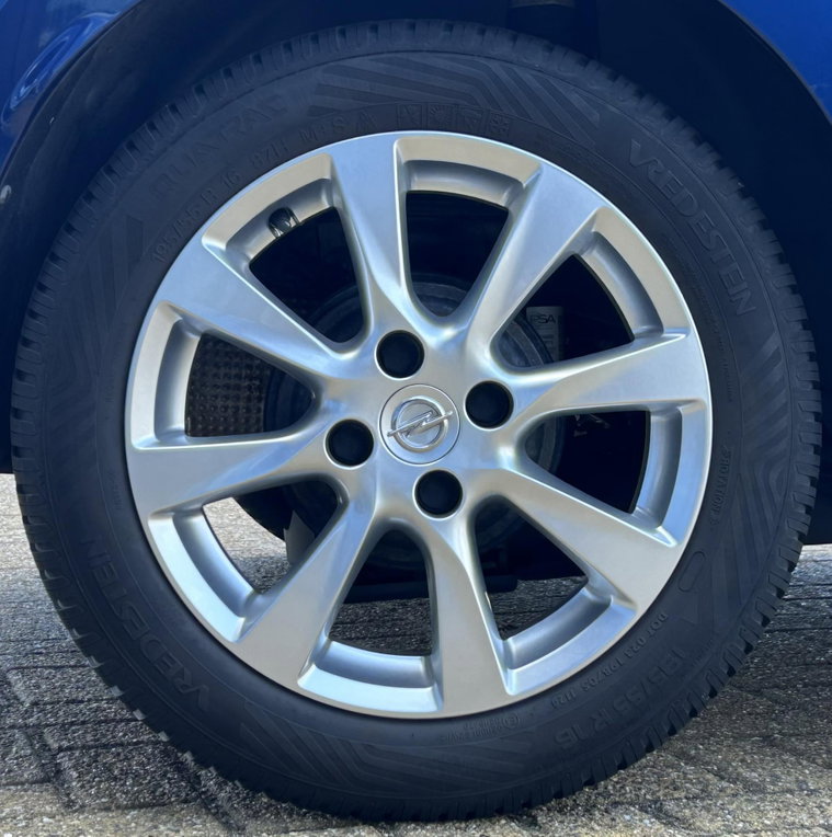 Vehicle Image 6