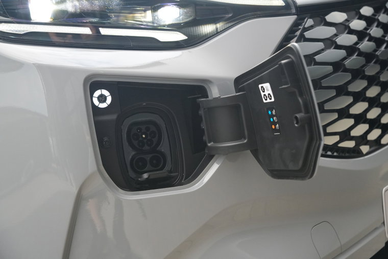 Vehicle Image 38