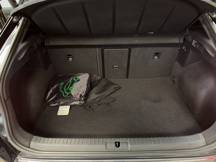 Vehicle Image 32