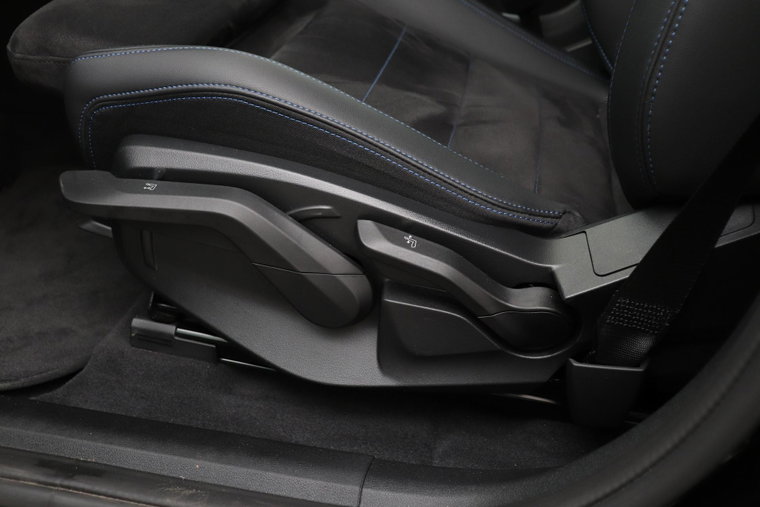 Vehicle Image 38