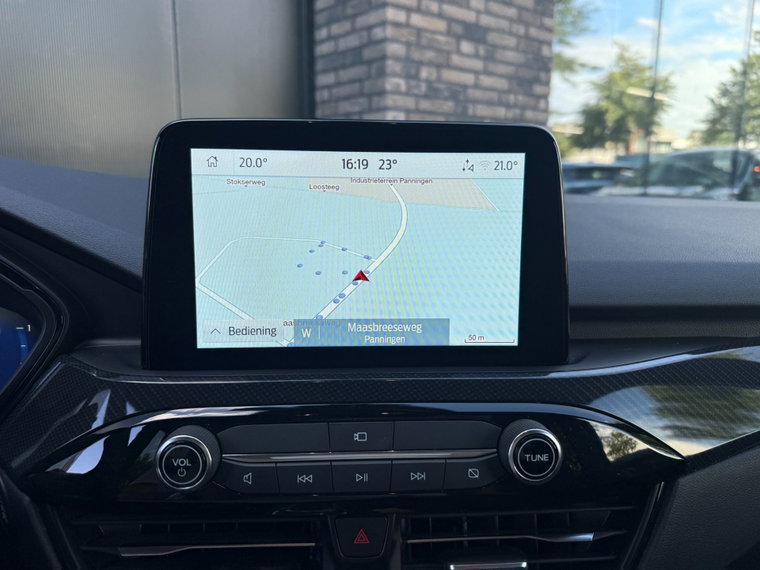 Vehicle Image 16