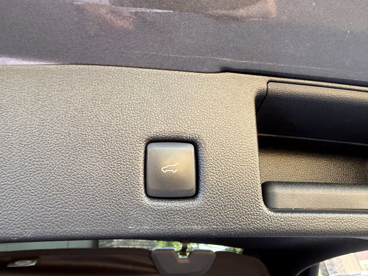 Vehicle Image 28