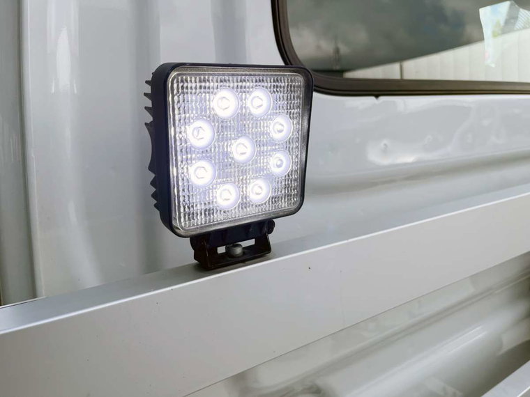 Vehicle Image 12