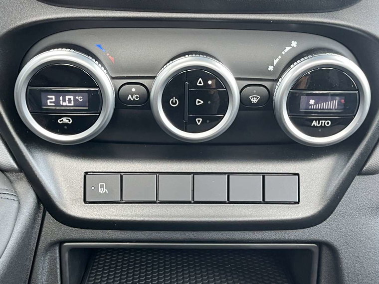 Vehicle Image 35