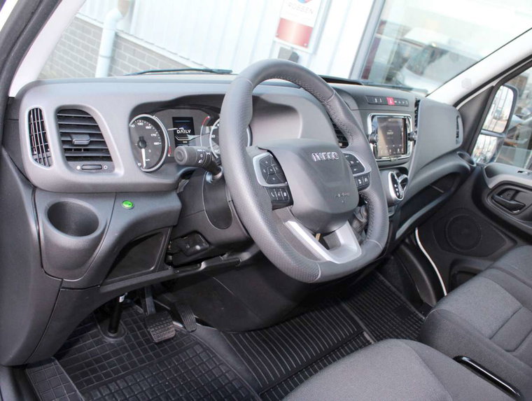 Vehicle Image 40