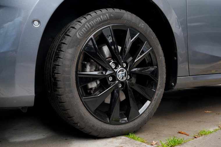 Vehicle Image 13