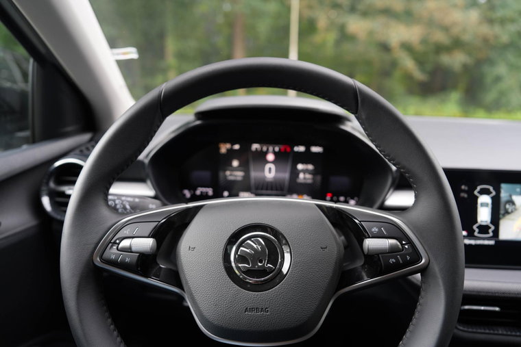 Vehicle Image 23