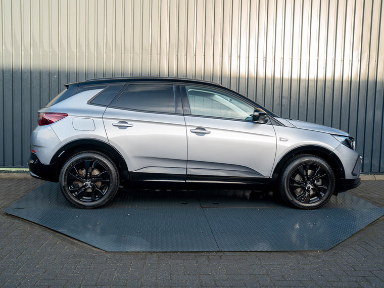 Vehicle Image 48