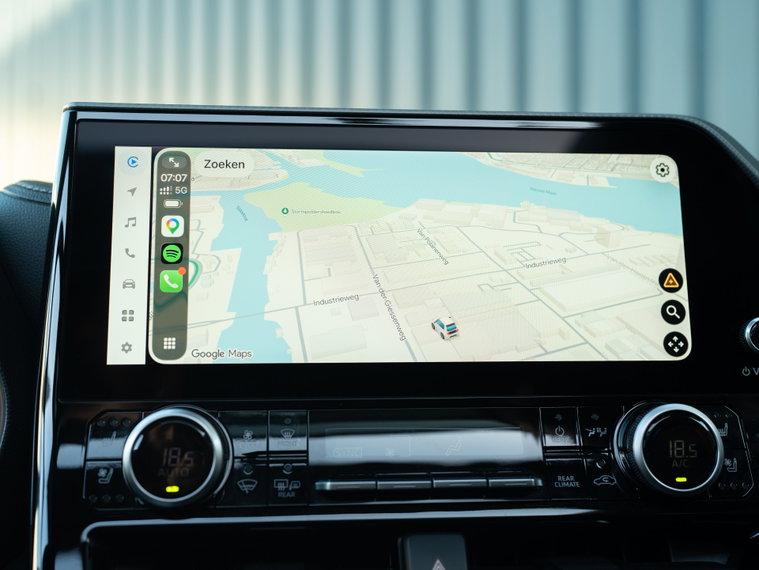Vehicle Image 9