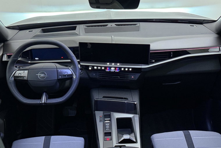 Vehicle Image 37