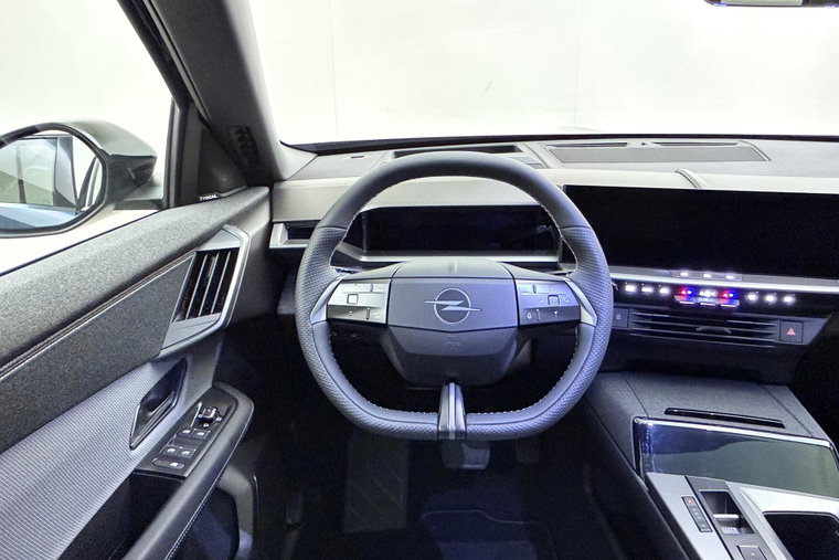 Vehicle Image 38