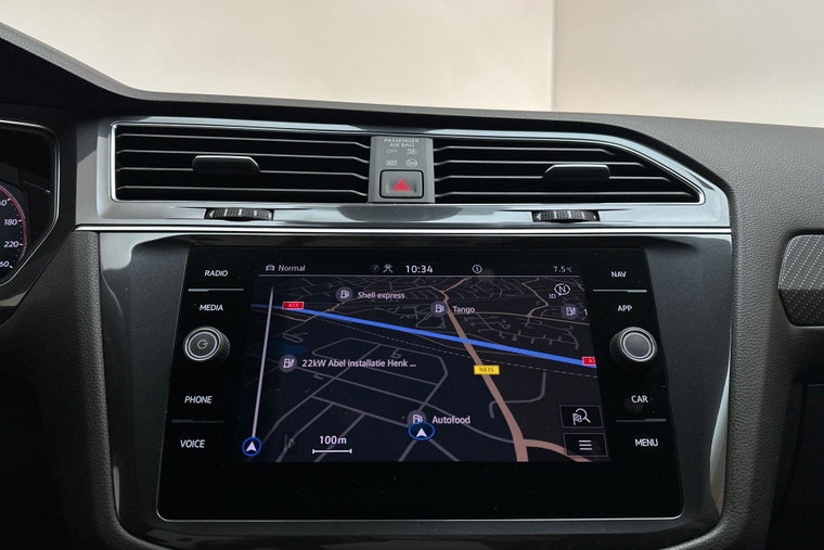 Vehicle Image 25