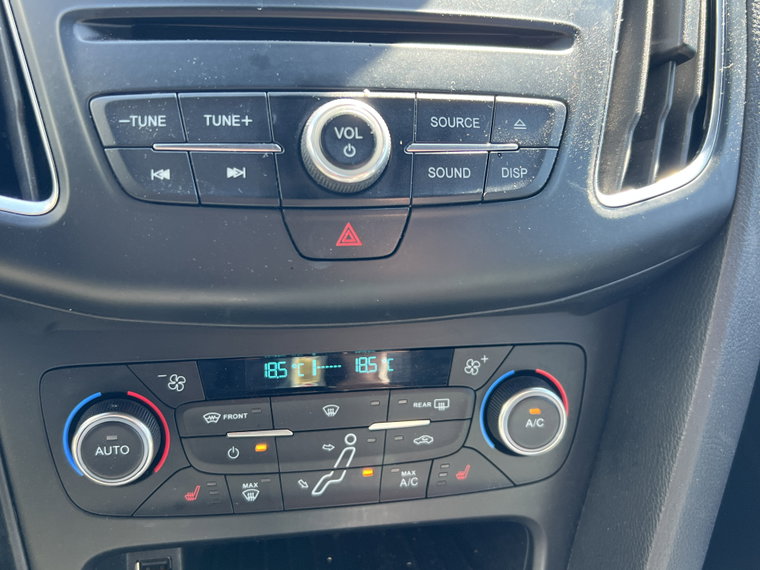 Vehicle Image 26