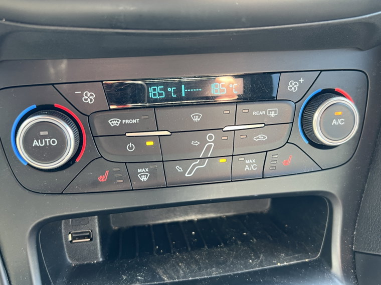 Vehicle Image 29