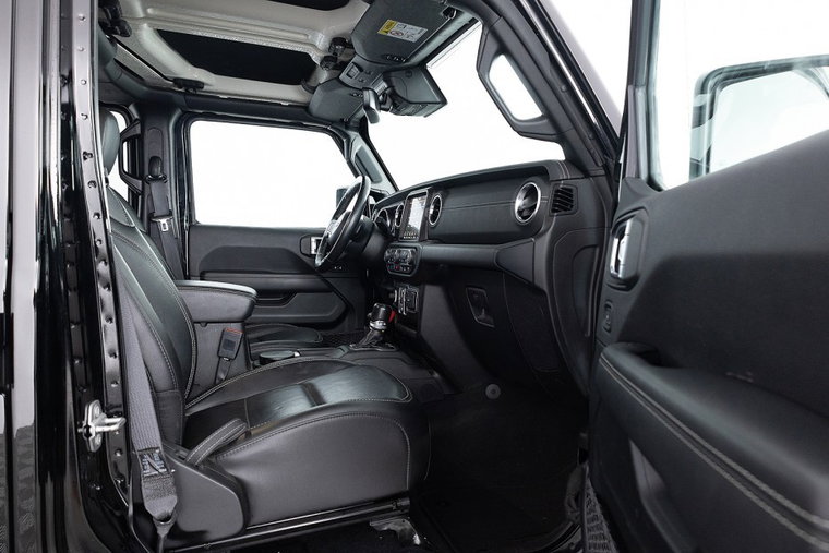 Vehicle Image 6
