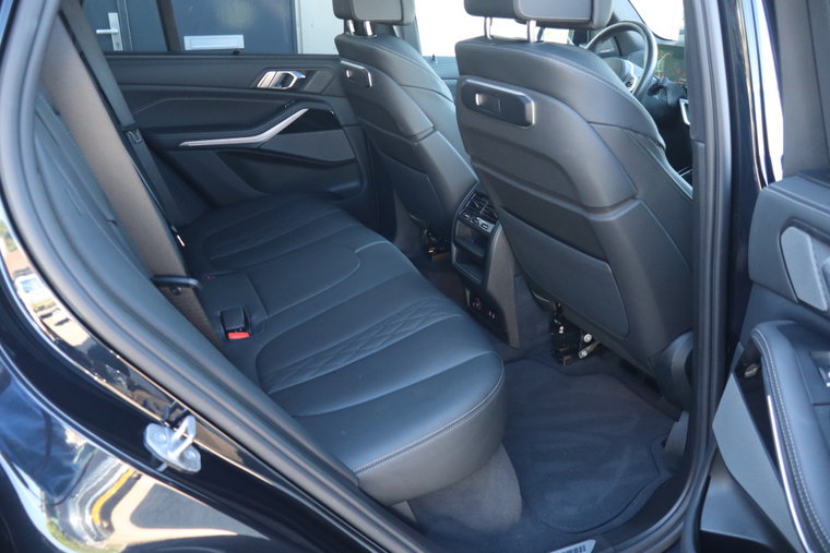 Vehicle Image 36