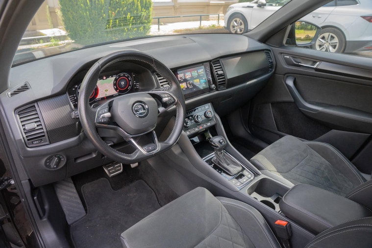 Vehicle Image 25