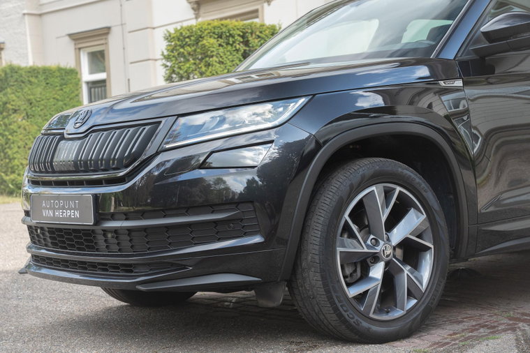 Vehicle Image 11
