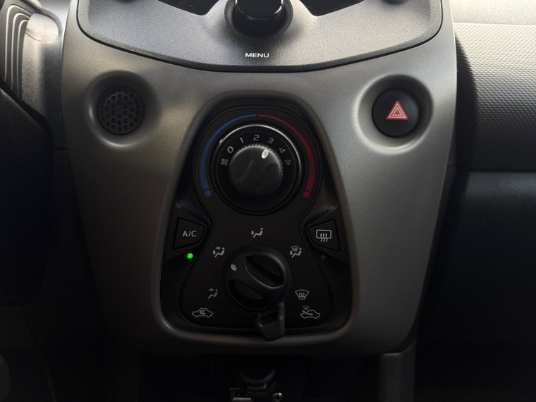 Vehicle Image 23